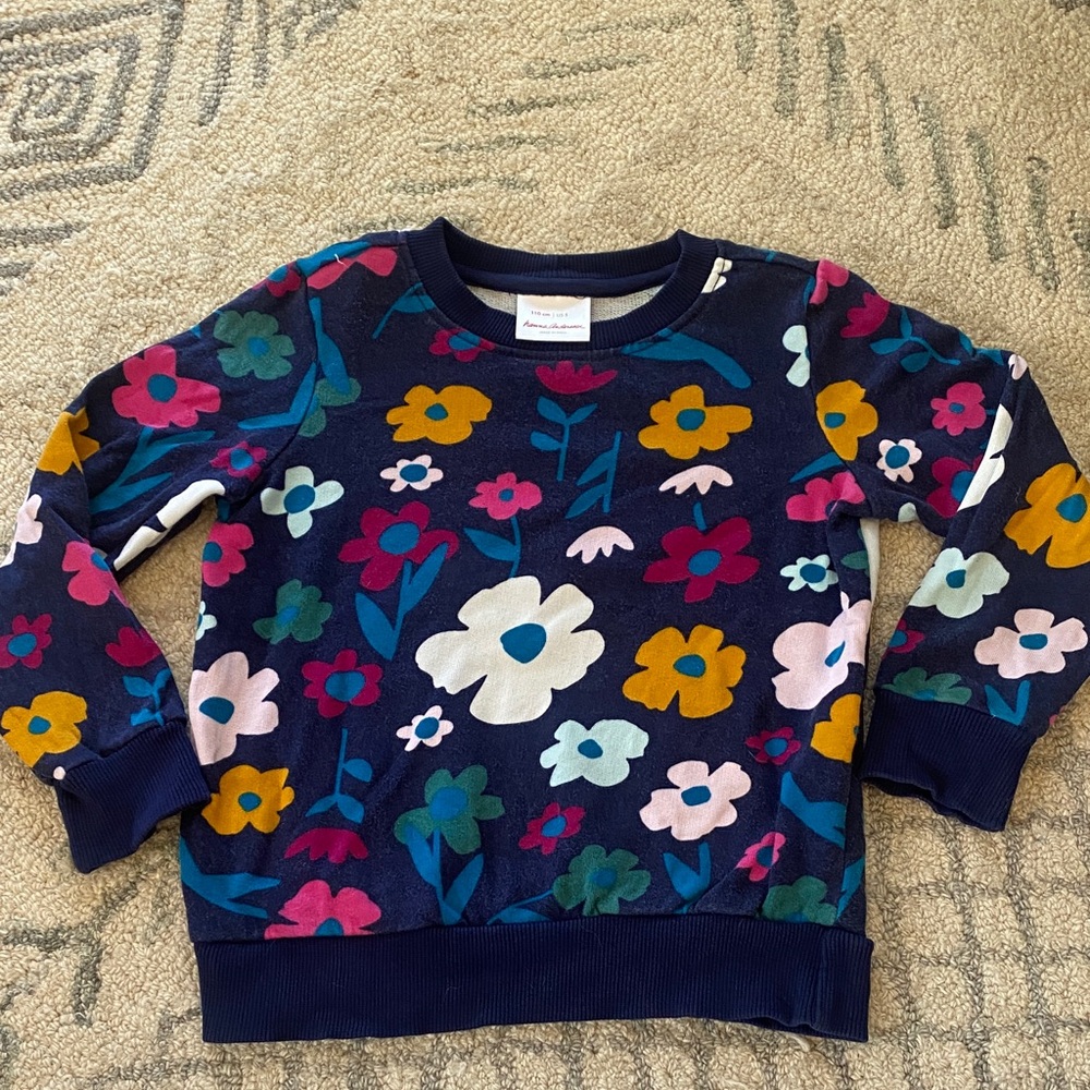 Hanna Andersson flowered crew neck sweatshirt size 5
